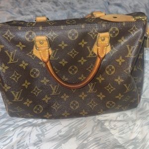 Louis Vuitton speedy 30 just dropped, price is firm